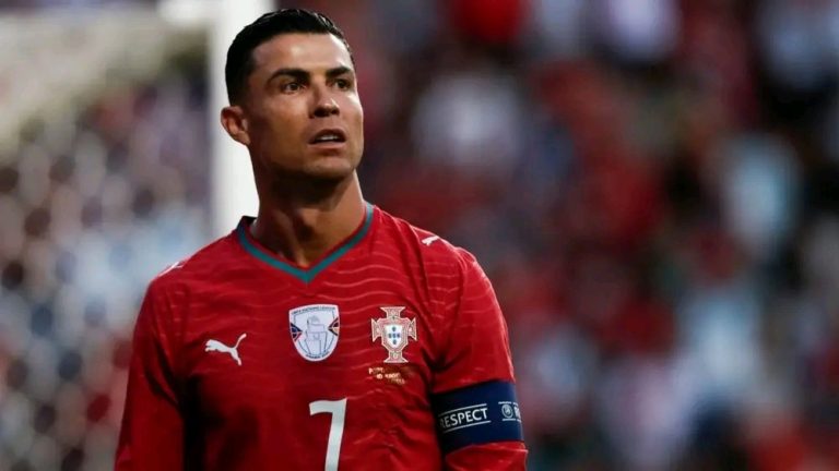 Cristiano Ronaldo pela seleção de Portugal durante o Mundial FIFA 2026, prestes a alcançar um novo recorde histórico como um dos jogadores mais velhos a marcar na competição.